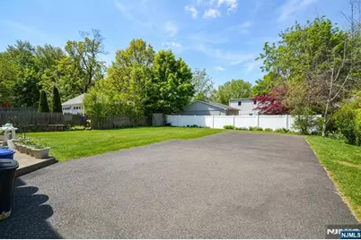 9 Pine Street, Midland Park, NJ 07432 - Photo 4