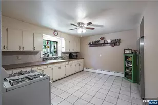 988 Wootton St, Boonton Town, NJ 07005 - Photo 20