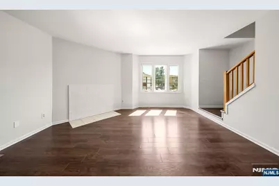 161 Roosevelt Place, Palisades Park, NJ 07650 - Photo 4