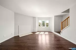 161 Roosevelt Pl, Palisades Park, NJ 07650 - Photo 4