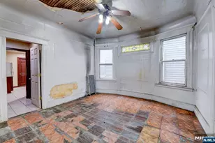 249 4th St, Newark, NJ 07107 - Photo 6