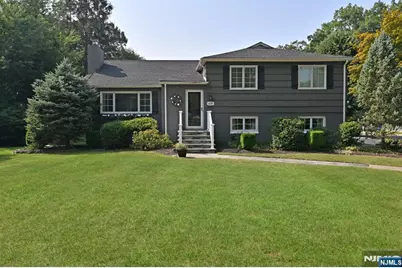 619 Montview Place, River Vale Township, NJ 07675 - Photo 2