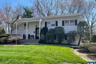 482 Tulane Ct, Paramus, NJ 07652 - Photo 2