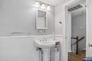 30 Sherbrooke Pkwy, Livingston, NJ 07039 - Photo 18
