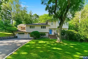 1 Winding Way, North Caldwell, NJ 07006 - Photo 2