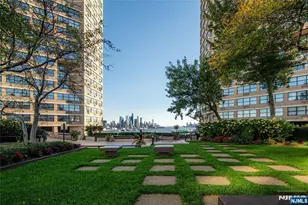 7000 Kennedy Blvd 25F, Guttenberg, NJ 07093 - Photo 2