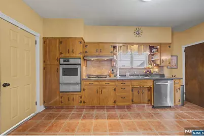 103 Chamberlain Avenue, Paterson, NJ 07502 - Photo 2