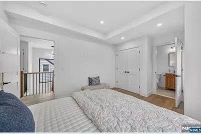 887 Linden Avenue, Ridgefield, NJ 07657 - Photo 34