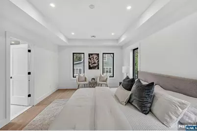 887 Linden Avenue, Ridgefield, NJ 07657 - Photo 22
