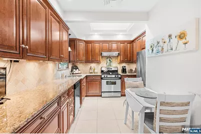 1631 Maple Street, Fort Lee, NJ 07024 - Photo 8