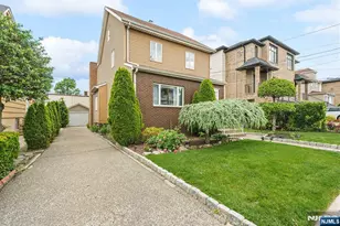 1631 Maple St, Fort Lee, NJ 07024 - Photo 2