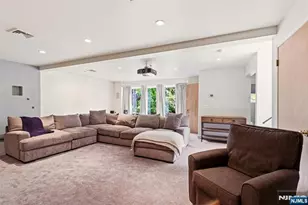 565 Green Ln, River Vale Township, NJ 07675 - Photo 20