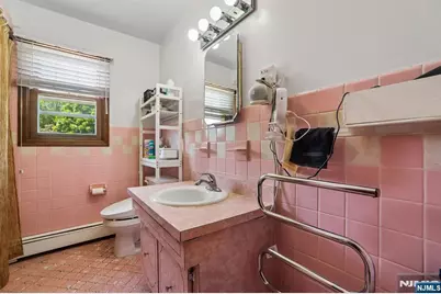 355 Chestnut Avenue, South Hackensack Township, NJ 07606 - Photo 18