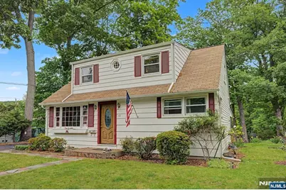 40 Dacotah Avenue, Oakland, NJ 07436 - Photo 1