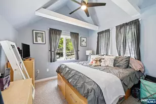 48 Goldfinch Ln, West Milford, NJ 07421 - Photo 8