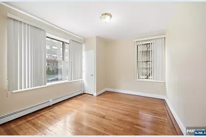5 Pomona 2C #2C, Newark, NJ 07112 - Photo 10