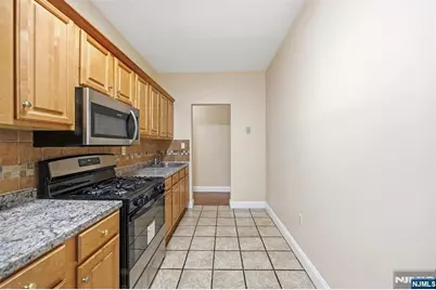 5 Pomona 2C #2C, Newark, NJ 07112 - Photo 8