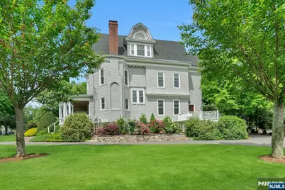 141 W End Avenue, Ridgewood, NJ 07450 - Photo 2