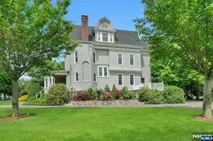 141 West End Ave, Ridgewood, NJ 07450 - Photo 2