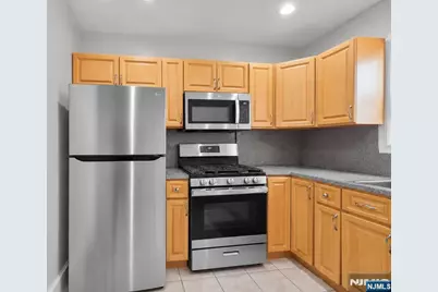 208 Page Avenue, Lyndhurst Township, NJ 07071 - Photo 18