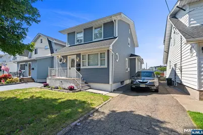 208 Page Avenue, Lyndhurst Township, NJ 07071 - Photo 2