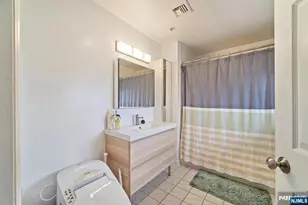9 Legend Hills Dr, Edgewater, NJ 07020 - Photo 18