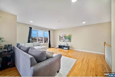 9 Legend Hills Drive, Edgewater, NJ 07020 - Photo 6