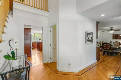254 Hoppers Lane, Paramus, NJ 07652 - Photo 4