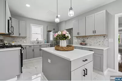 52 Central Avenue, Dover, NJ 07801 - Photo 2