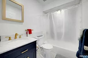 22 Hampton Ct 422, Washington Township, NJ 07676 - Photo 20