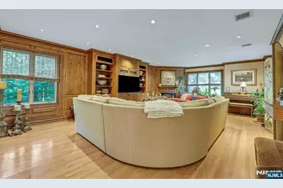 364 Canterbury Lane, Wyckoff Township, NJ 07481 - Photo 24