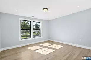 66 Westview Dr, Bergenfield, NJ 07621 - Photo 24