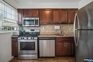 261 Elmwood A, Maplewood, NJ 07040 - Photo 6