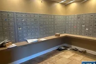 60 Parkway Dr 3G, East Orange, NJ 07017 - Photo 4