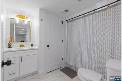 385 Copeland Avenue, Lyndhurst Township, NJ 07071 - Photo 26