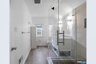 385 Copeland Avenue, Lyndhurst Township, NJ 07071 - Photo 24
