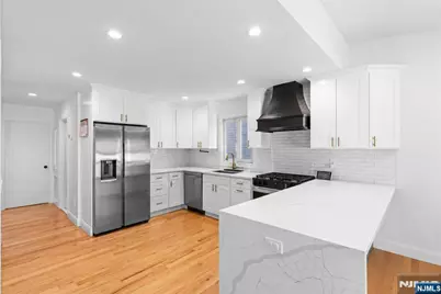 385 Copeland Avenue, Lyndhurst Township, NJ 07071 - Photo 6