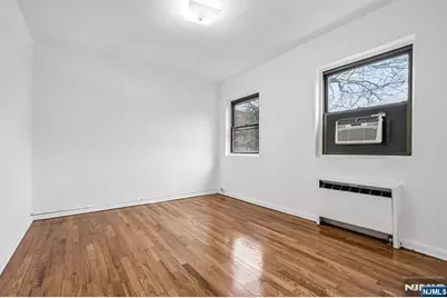 3060 Edwin Avenue 4C #4C, Fort Lee, NJ 07024 - Photo 2