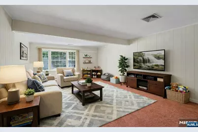 98 Vassar Drive, Paramus, NJ 07652 - Photo 24