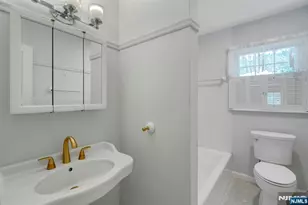 98 Vassar Dr, Paramus, NJ 07652 - Photo 16