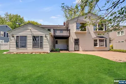 98 Vassar Drive, Paramus, NJ 07652 - Photo 30