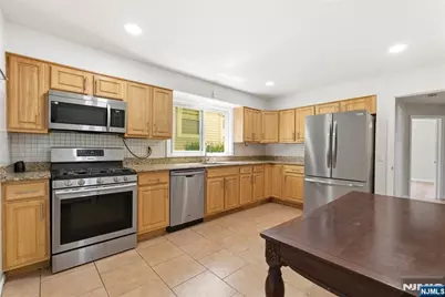 34 Rowland Avenue, Hackensack, NJ 07601 - Photo 6