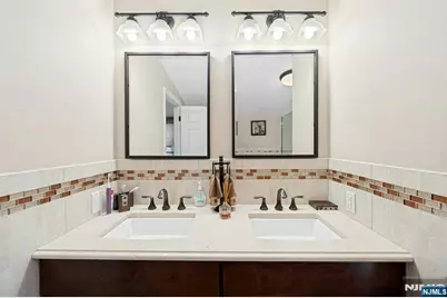 45 W Oldis Street, Rochelle Park Township, NJ 07662 - Photo 28