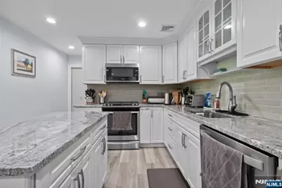 17 Foxhill Lane, Ringwood, NJ 07456 - Photo 12