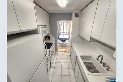 307 Prospect Avenue 4D #4D, Hackensack, NJ 07601 - Photo 12