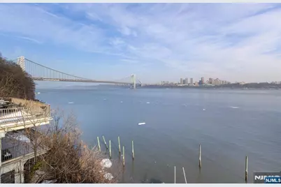 27 Shore Road, Edgewater, NJ 07020 - Photo 20