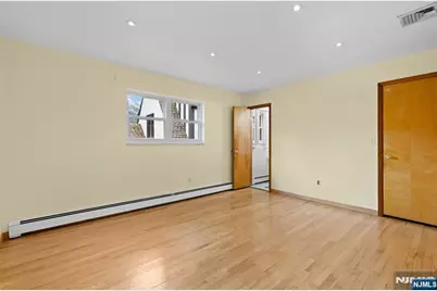 1042 Harvard Place, Fort Lee, NJ 07024 - Photo 20