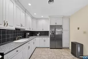 416 Bromley Pl 416C, Wyckoff Township, NJ 07481 - Photo 4
