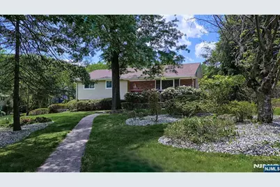 277 French Hill Road, Wayne, NJ 07470 - Photo 2