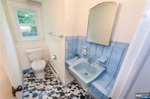 107 Highland Ave, Bergenfield, NJ 07621 - Photo 30
